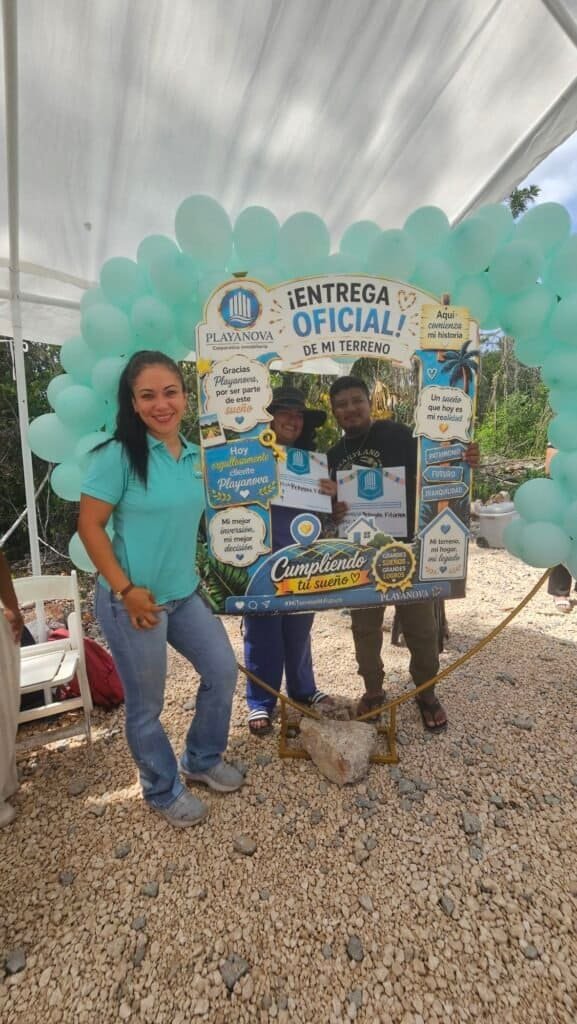 FAMILIAS FELICES EN PLAYA DEL CARMEN